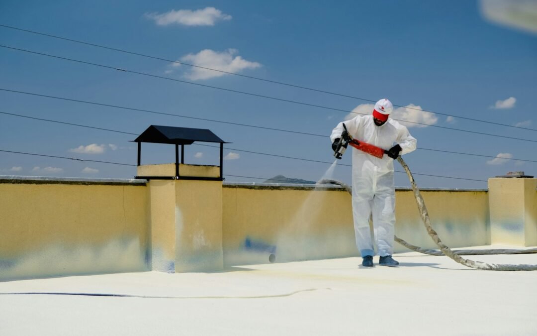 Peut-on combiner isolation et étanchéité ? Une réponse claire pour vos travaux de toiture