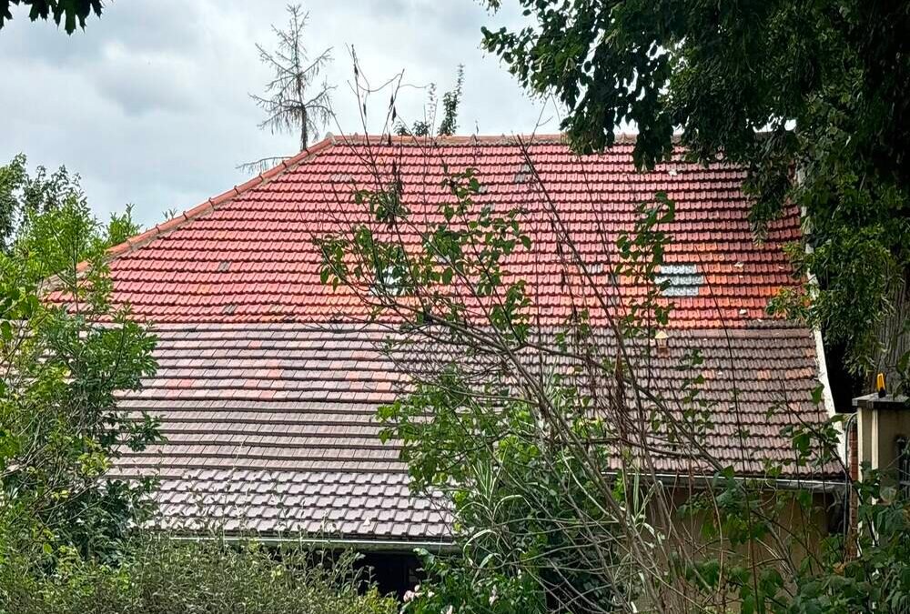 Un couvreur à Cormeilles-en-Parisis peut-il améliorer l’étanchéité entre la toiture principale et une extension de maison ?